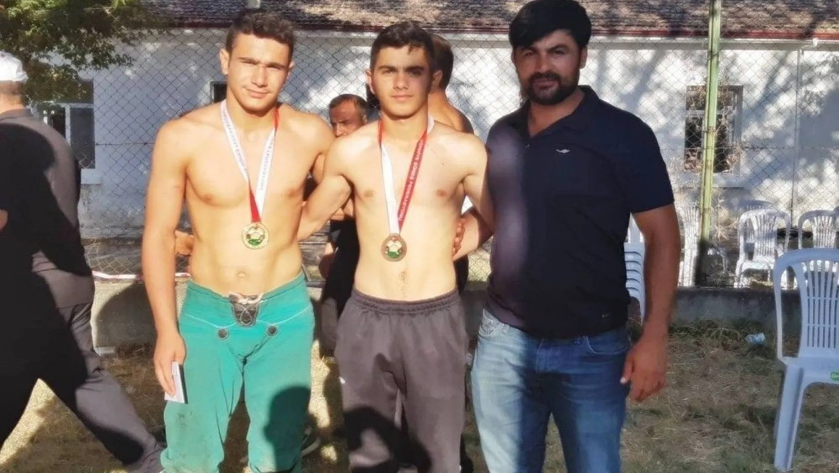 Palandöken Belediyesinin güreşçileri Türkiye Şampiyonasına damga vurdu
