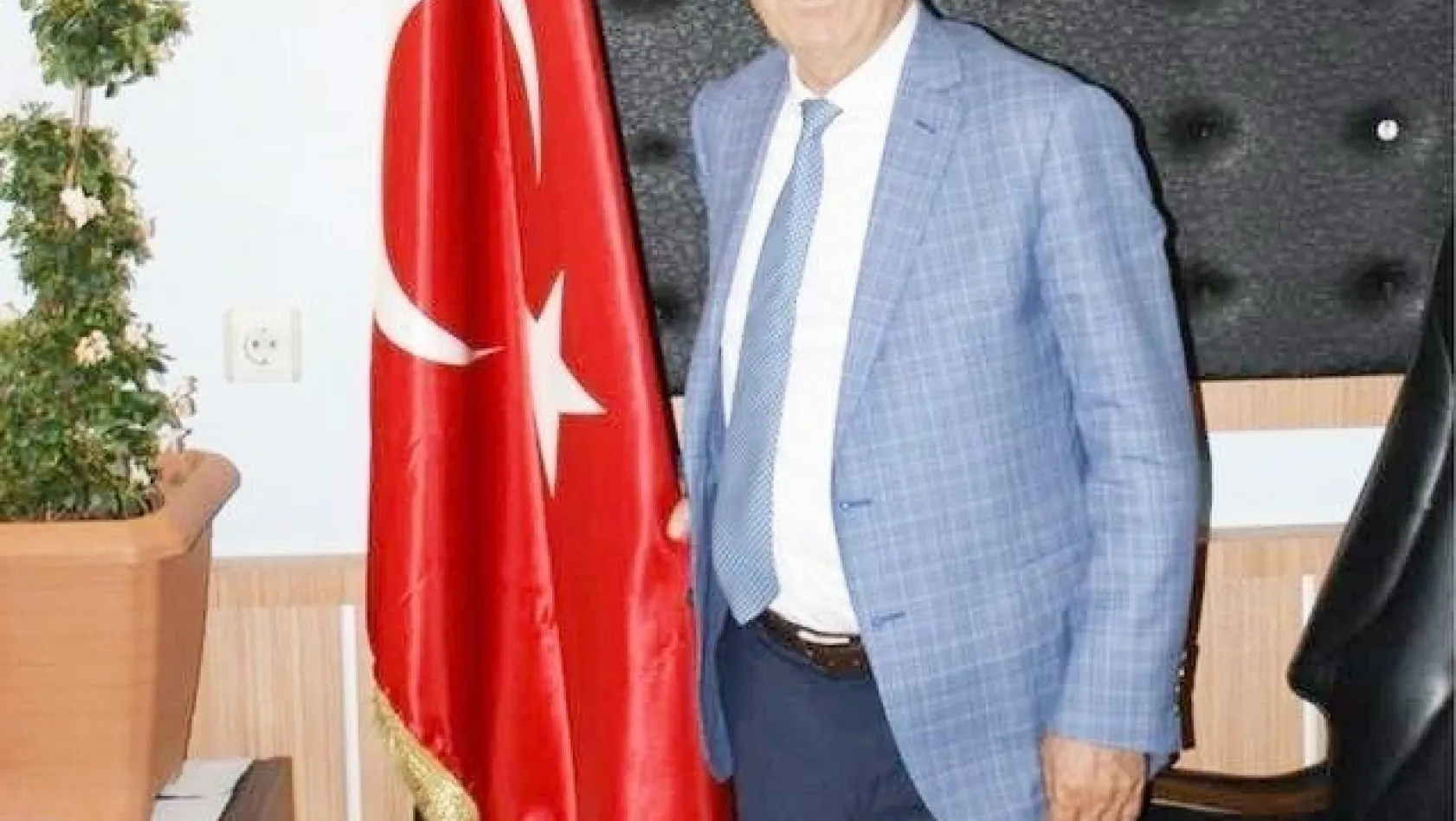 Şehmus Karamehmetoğlu yılın belediye başkanı seçildi
