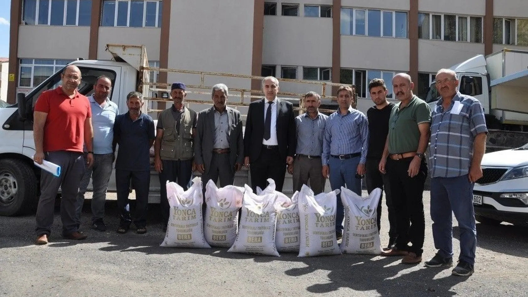 Erzurum'da çiftçilere tohum desteği
