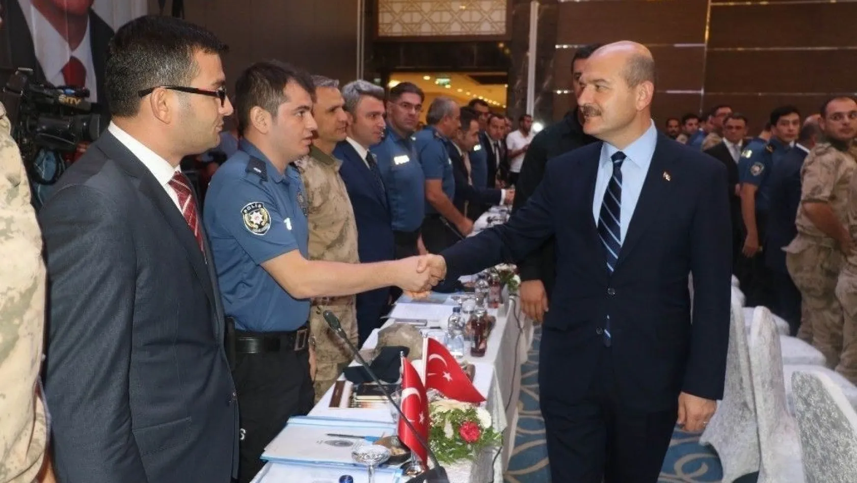 İçişleri Bakanı Soylu, Diyarbakır'da bölge güvenlik toplantısına katıldı
