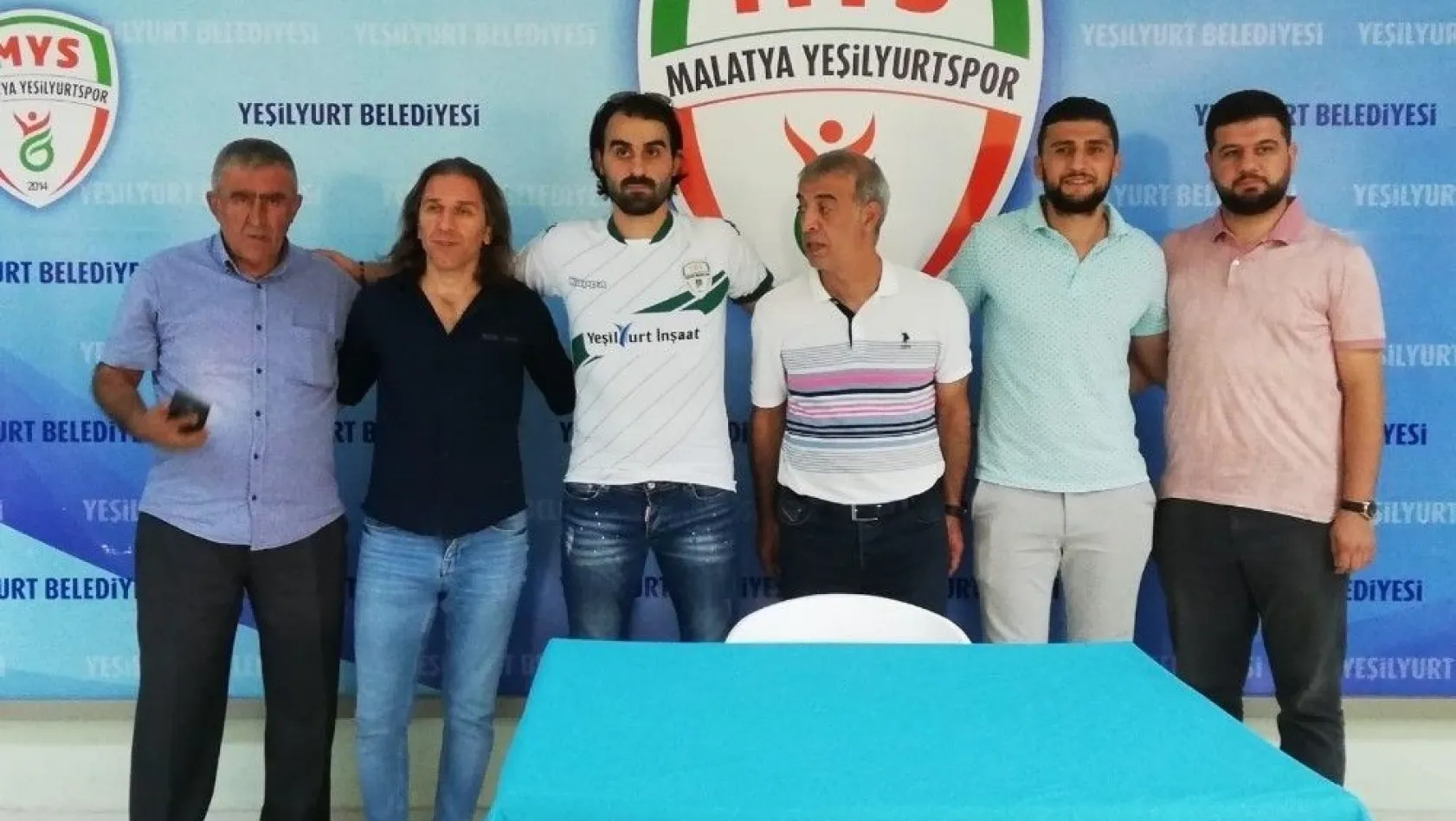 Malatya Yeşilyurt Belediyespor'da toplu imza töreni
