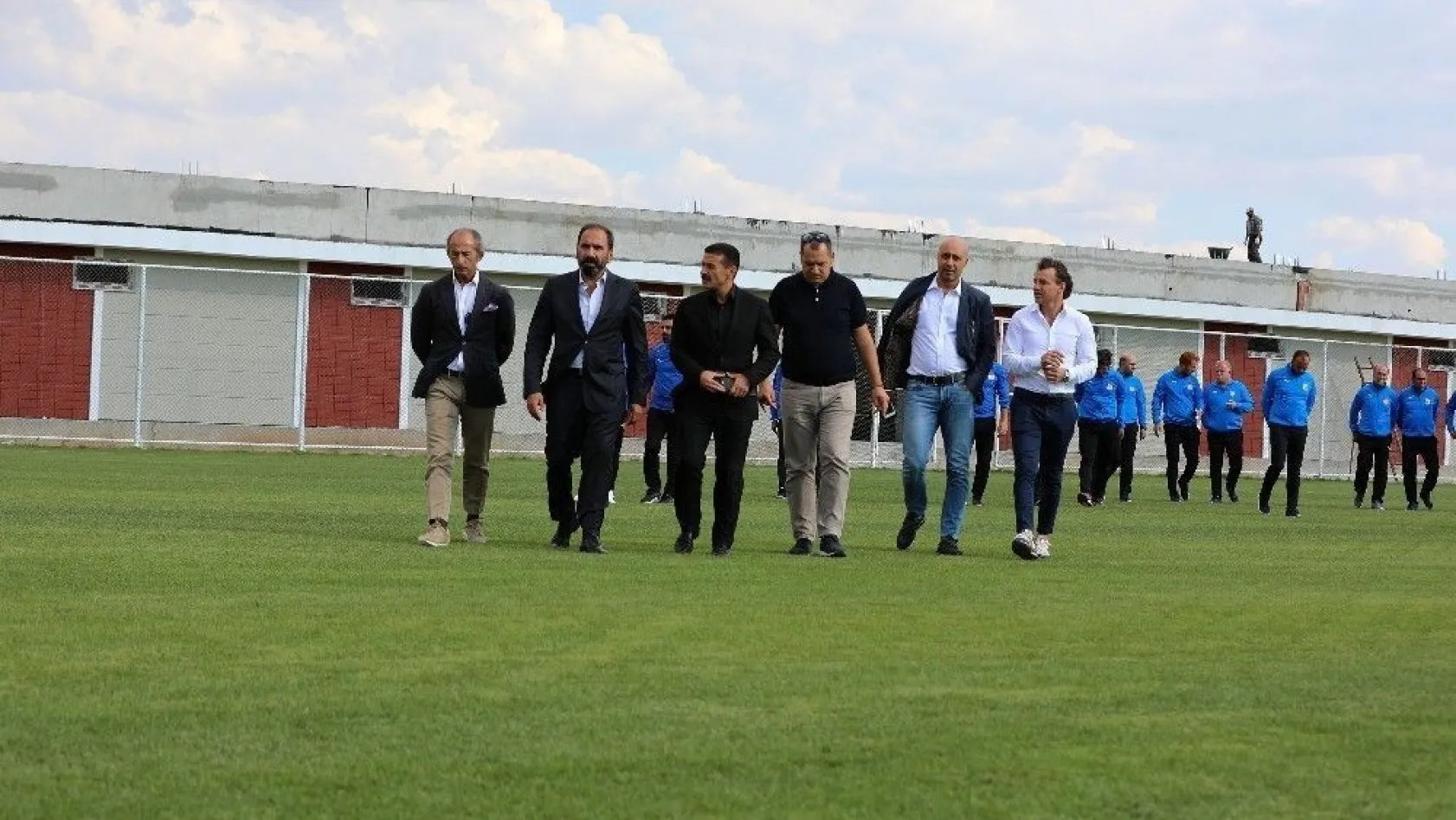 TFF Futbol Gelişim Direktörü Kafkas, Sivasspor'un alt yapı tesislerini gezdi
