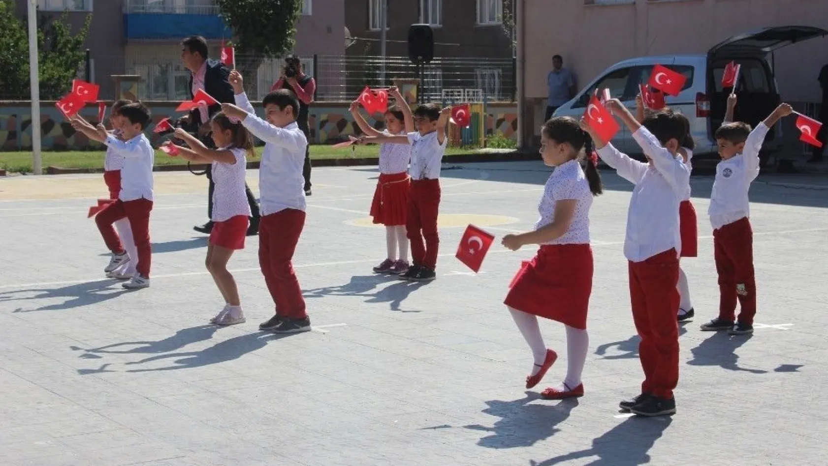 Erzincan'da 40 bin 97 öğrenci ders başı yaptı
