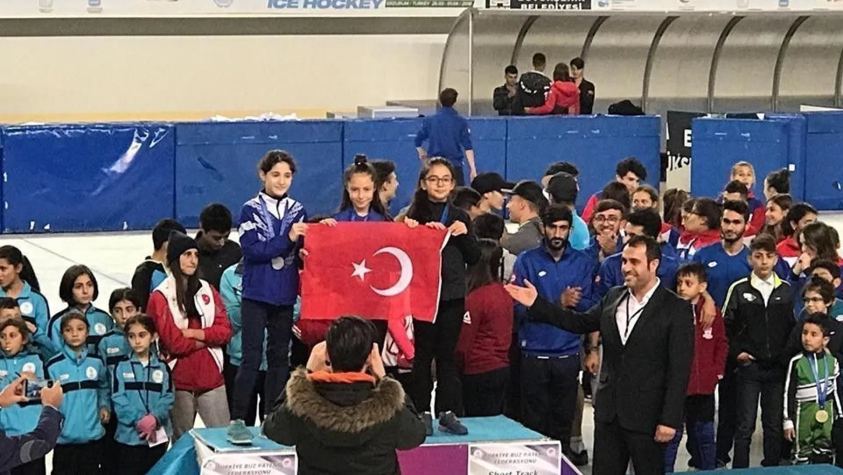 Short Track Türkiye rekoru Erzurum'da kırıldı
