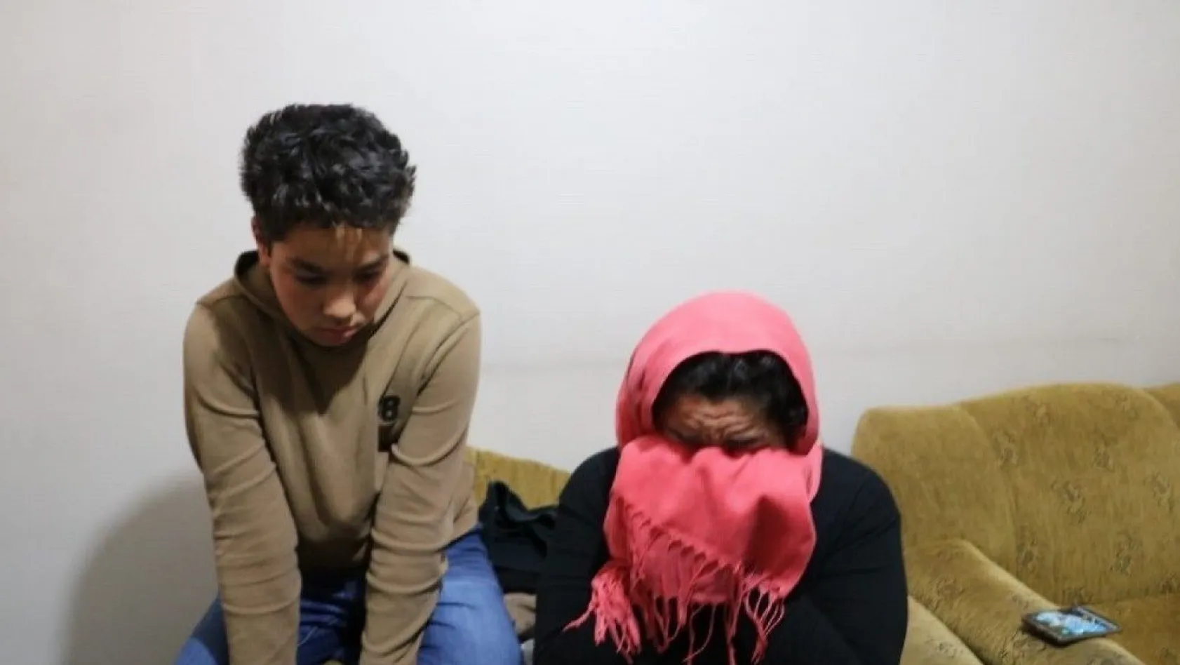 Annesinin haber alamadığı Afgan çocuk evde uyurken bulundu
