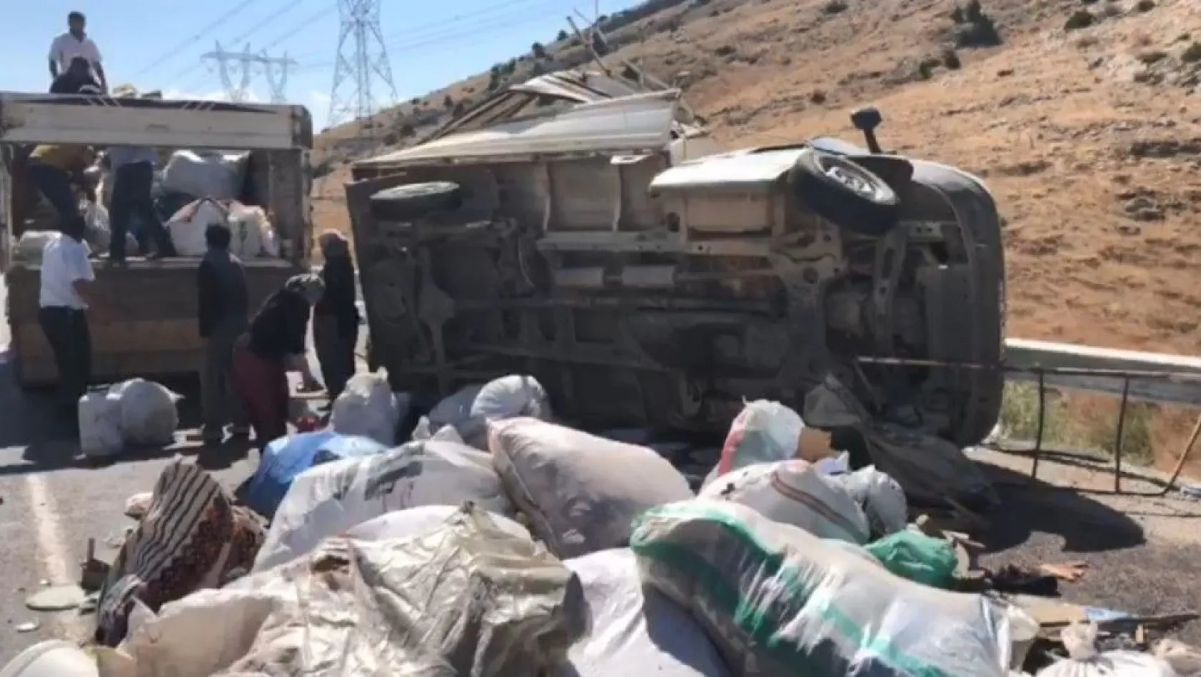 Kahramanmaraş'ta kamyonet takla attı: 1'i ağır 5 yaralı
