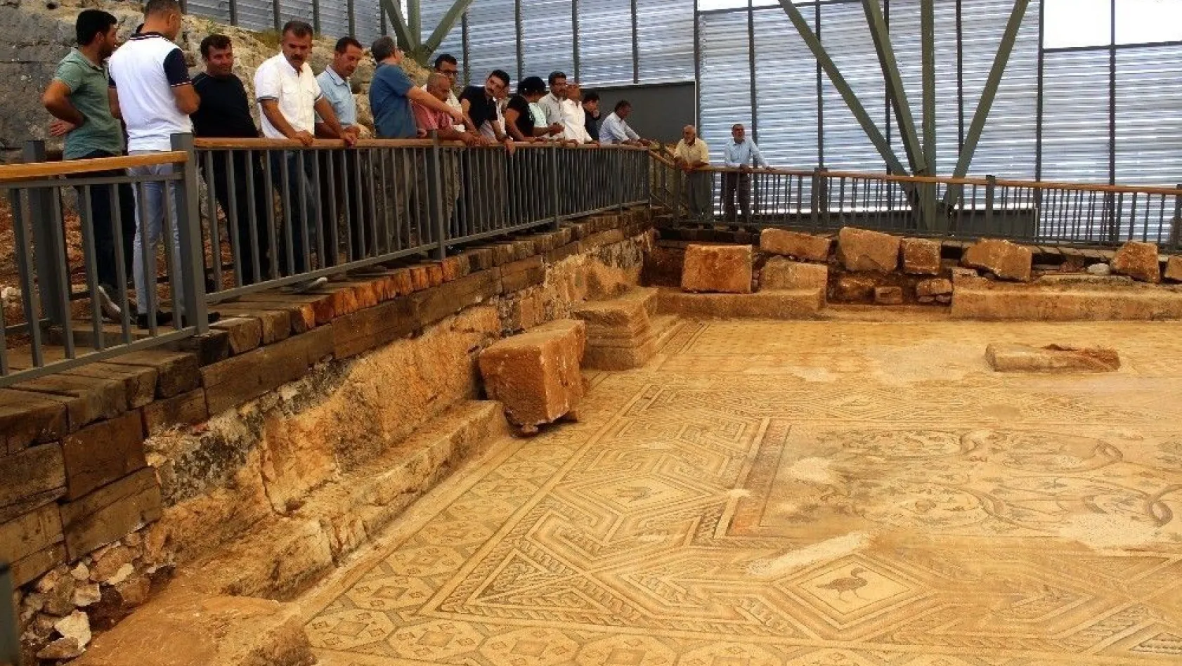 1500 yıllık mozaik görücüye çıktı
