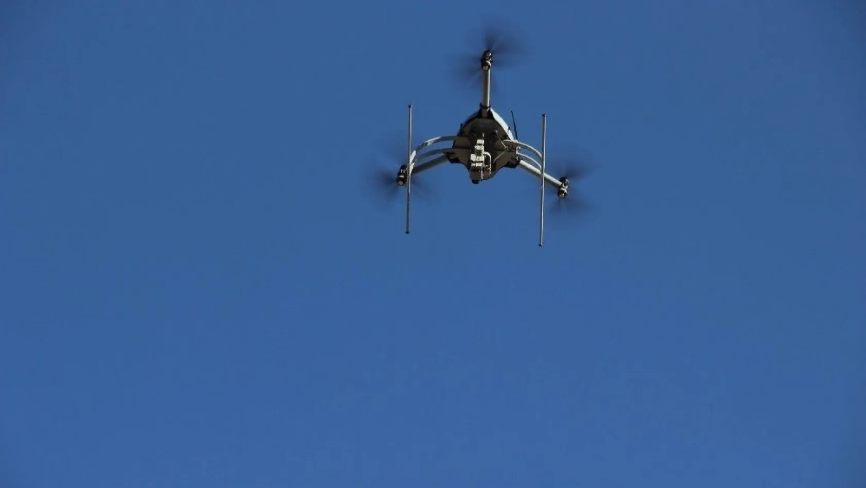 Polis, 'drone' ile sürücülere ceza yazdı
