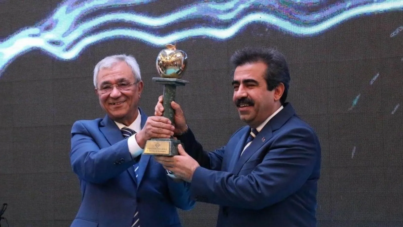 Turizmin Oscar'ı Diyarbakır'a verildi
