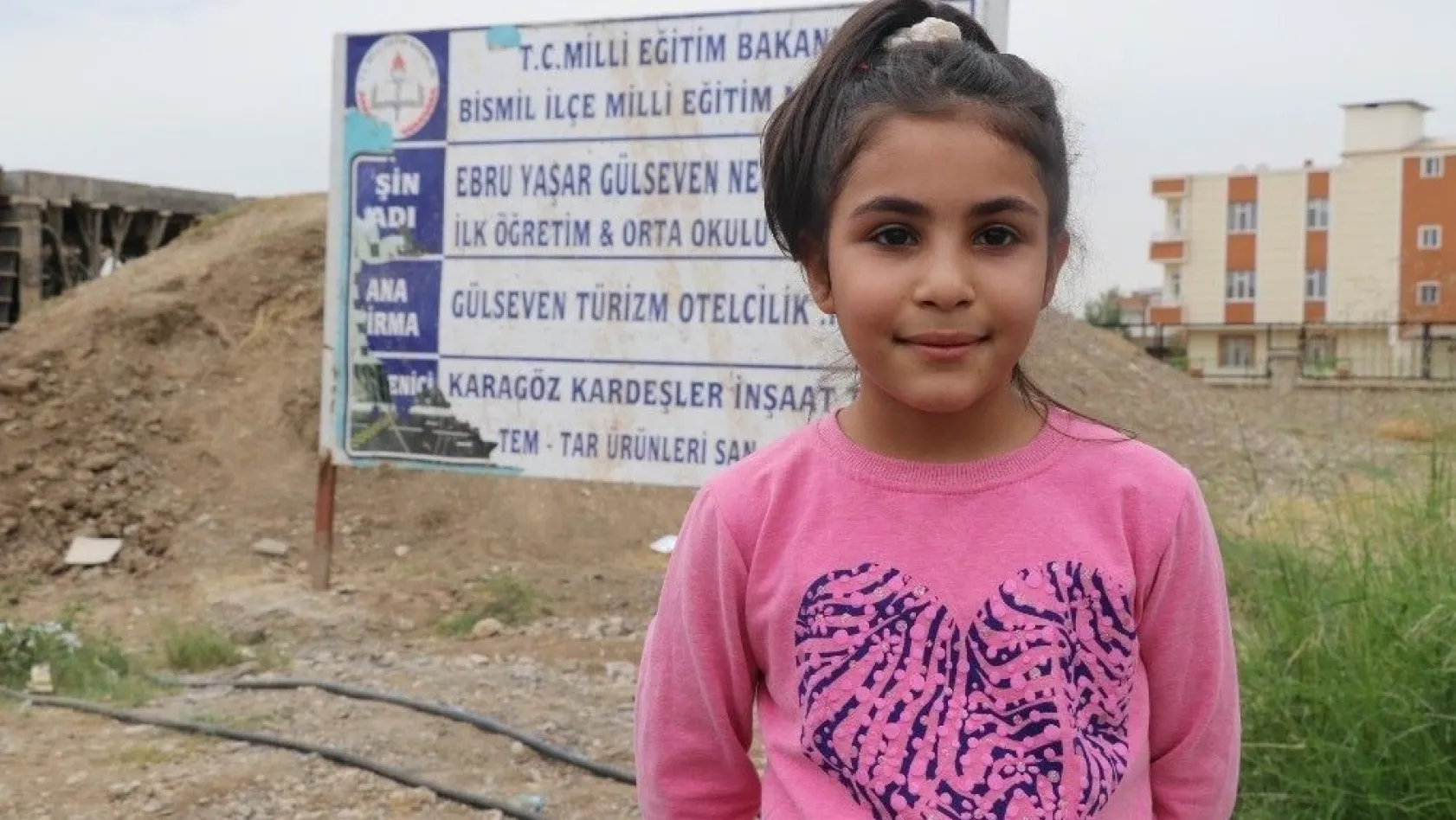 Minik kız okul için mektup yazdı, Ebru Yaşar Gülseven ağladı
