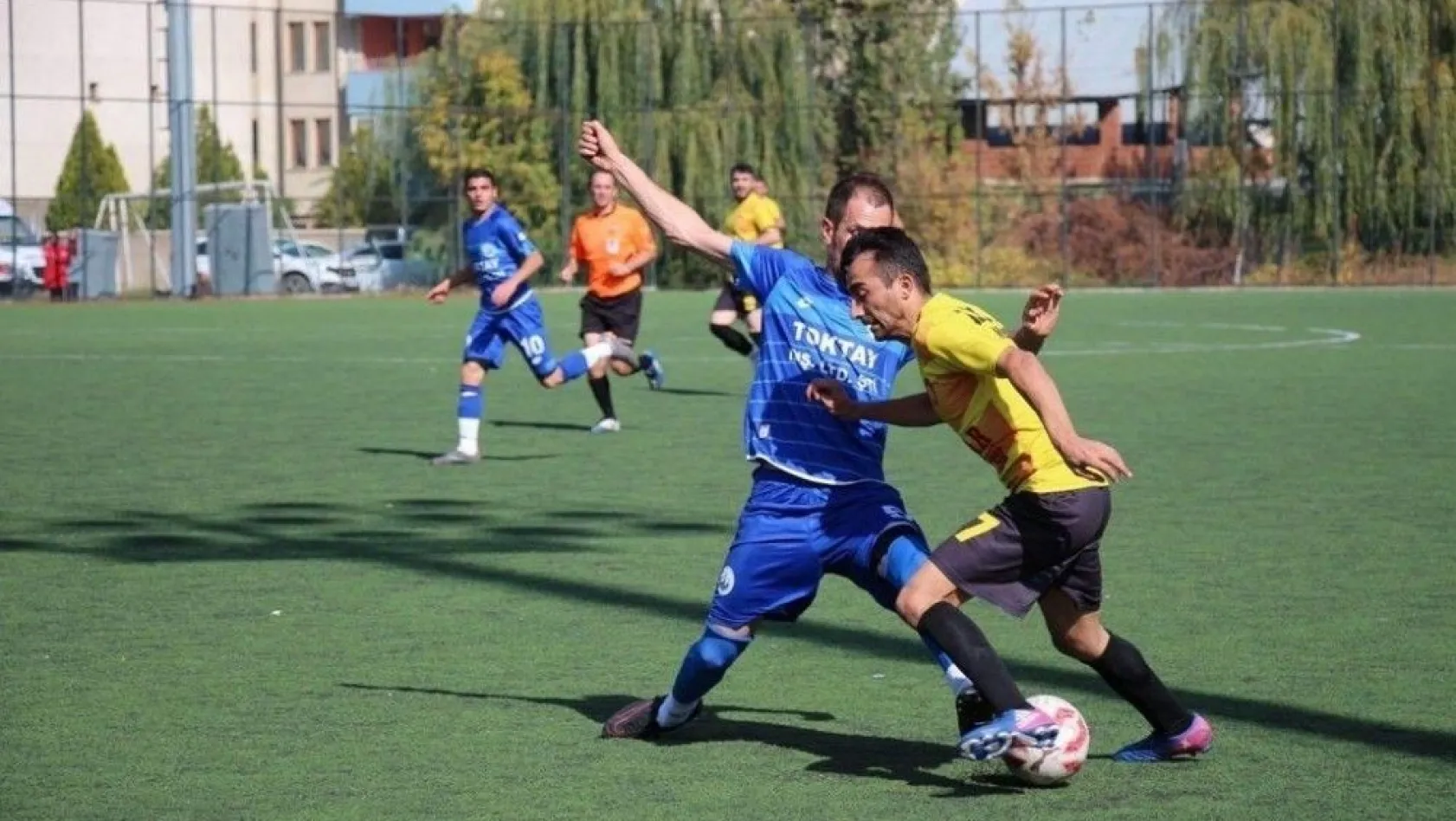 Ilıca İdmanocağı Belediyespor, 25 Mart Oltuspor'u 2-1 mağlup etti
