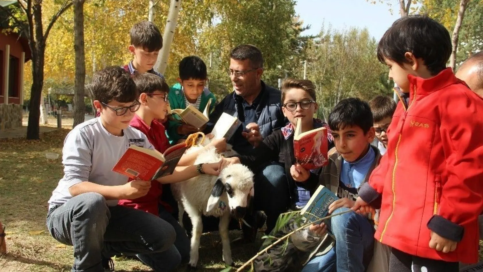 Erzurum'da kuzulu çocuk kütüphanesi
