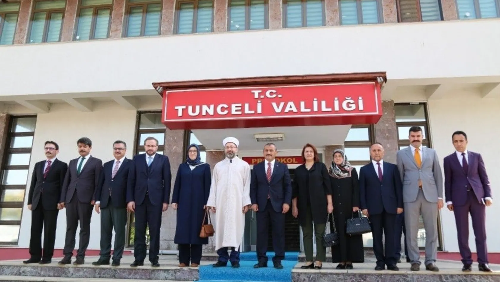 İlk defa bir Diyanet İşleri Başkanı Tunceli'ye geldi, cuma namazını kıldırdı
