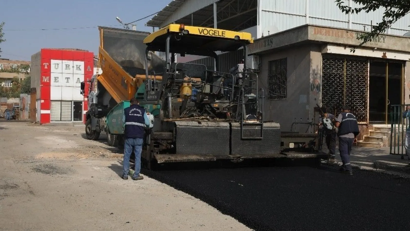 Traktörcüler Sitesi yolu asfaltlandı
