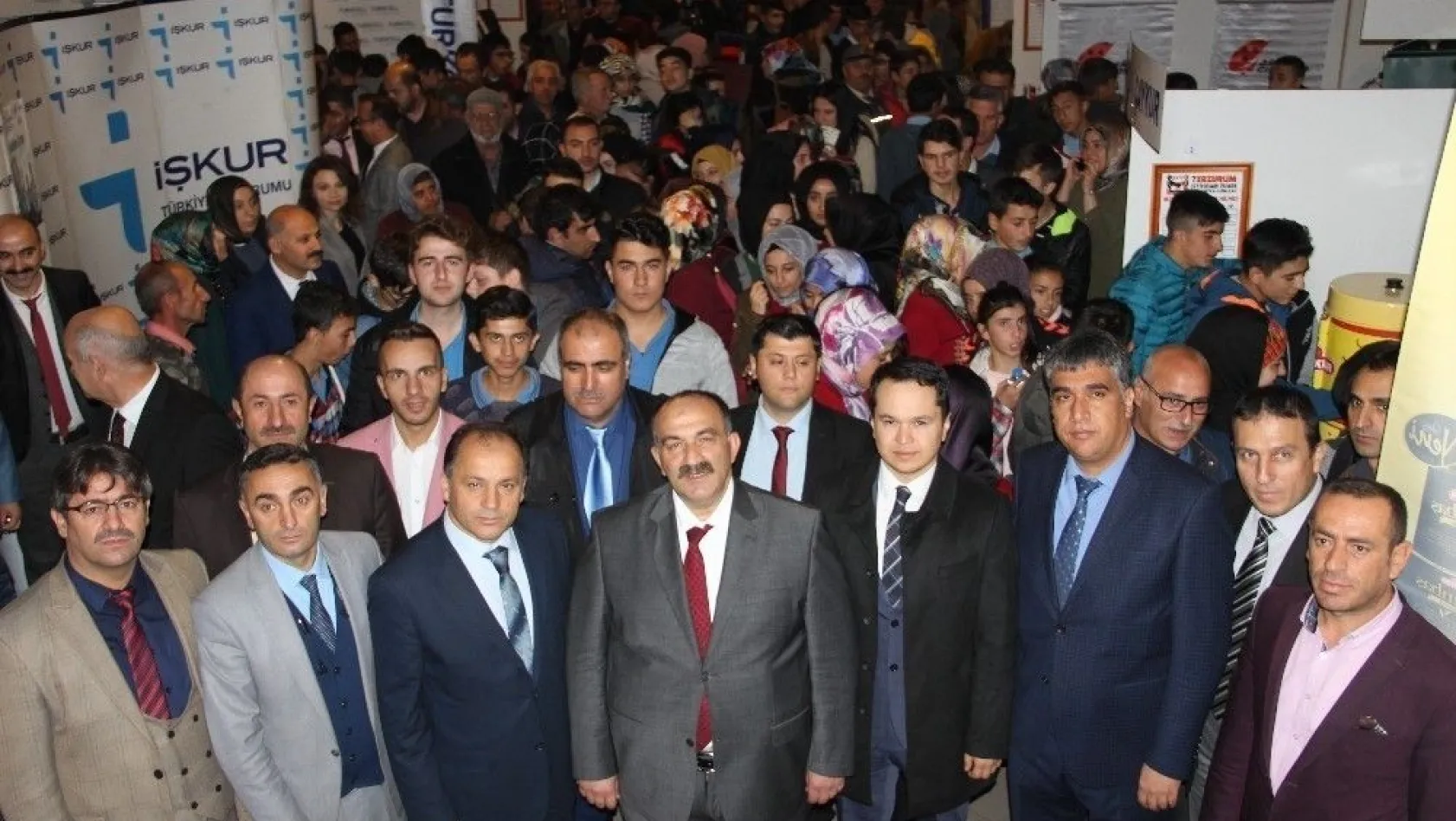 Erzurum 7. İstihdam Fuarı ve Kariyer Günleri ziyarete açıldı
