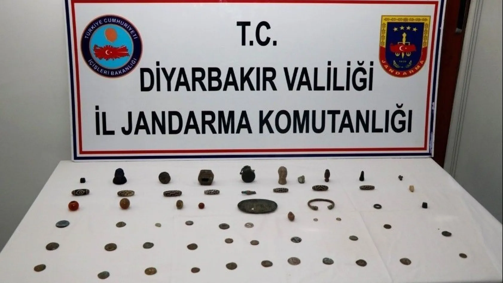 Diyarbakır'da tarihi eser kaçakçıları suçüstü yakalandı
