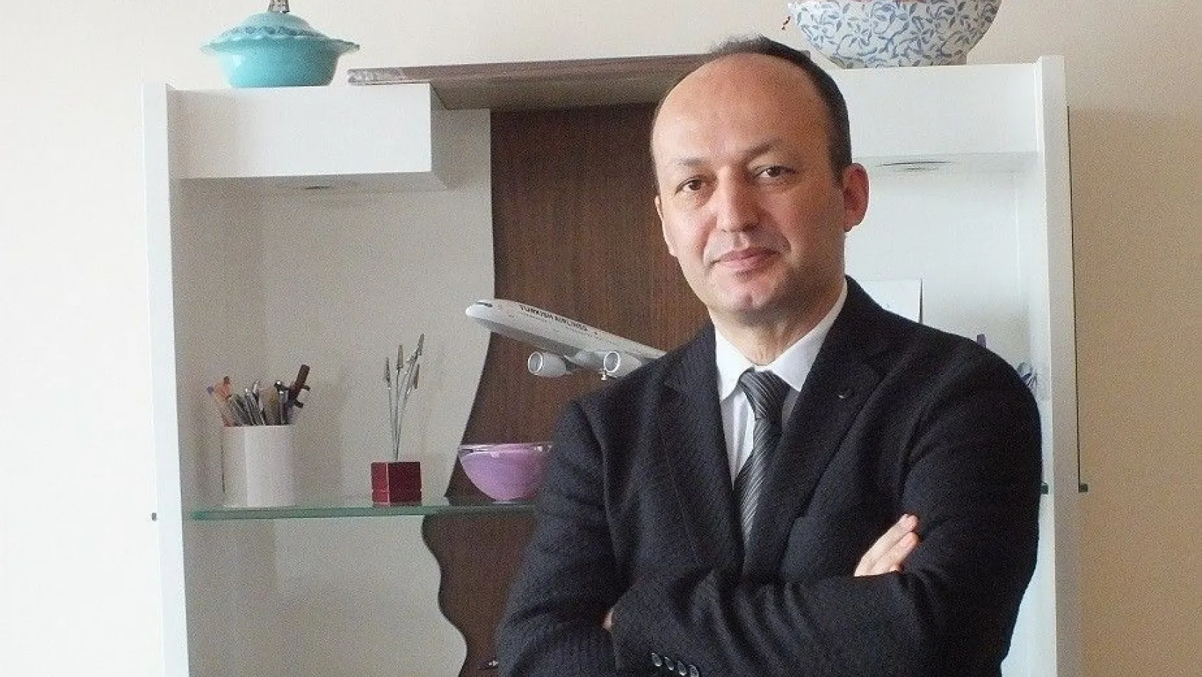 Psikiyatri Uzmanı Dr. Mustafa Güveli: 'Aşırı özgüven gösterene dikkat '
