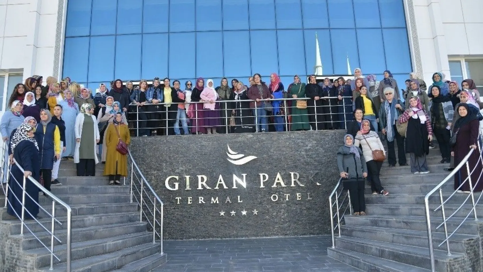 Diyarakır'da imkanları kısıtlı 100 kadına Çermik gezisi
