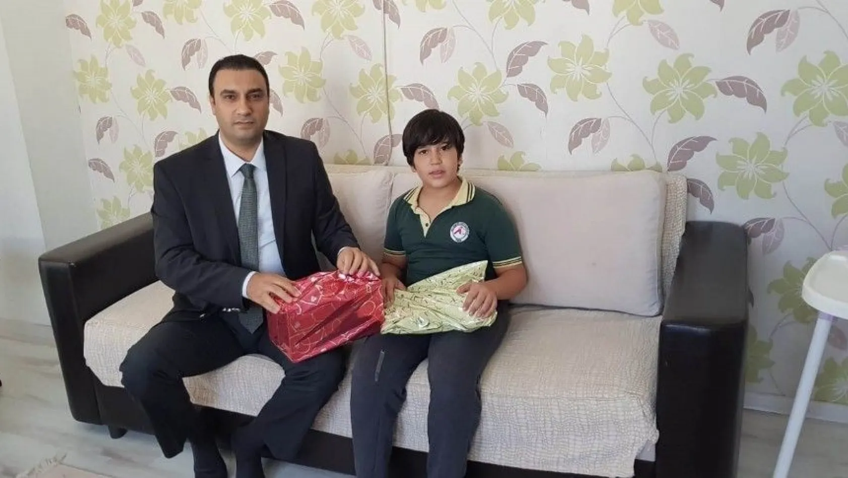 Cumhurbaşkanı Erdoğan'ın dağıttığı hediyelerden alamayan çocuğa özel hediye gönderildi
