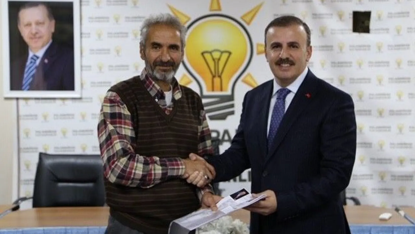 Gürkan Levent Çelebi, AK Parti'den Palandöken Belediye Başkanlığı için aday adaylığı başvurusunda bulundu
