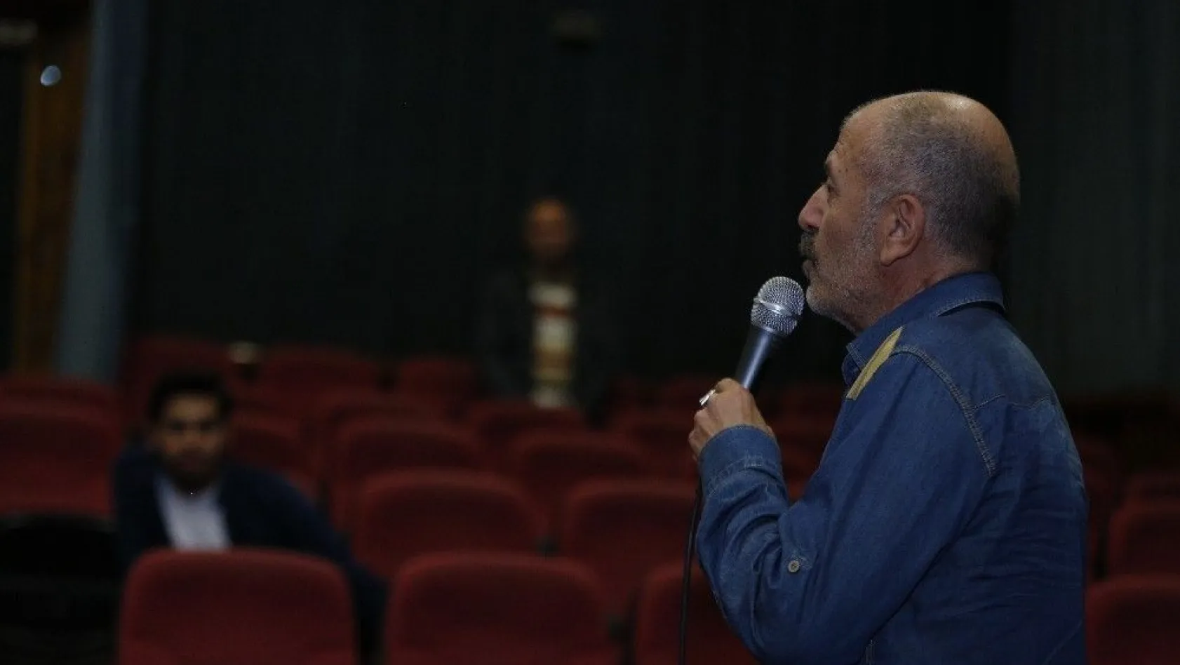 Yönetmen Atalay Taşdiken sinemaseverlerle buluştu
