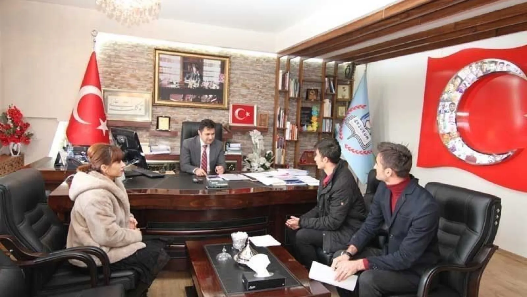 Erzurum İl Öğrenci Meclisi Başkanlığı seçimi demokrasi şölenine dönüştü
