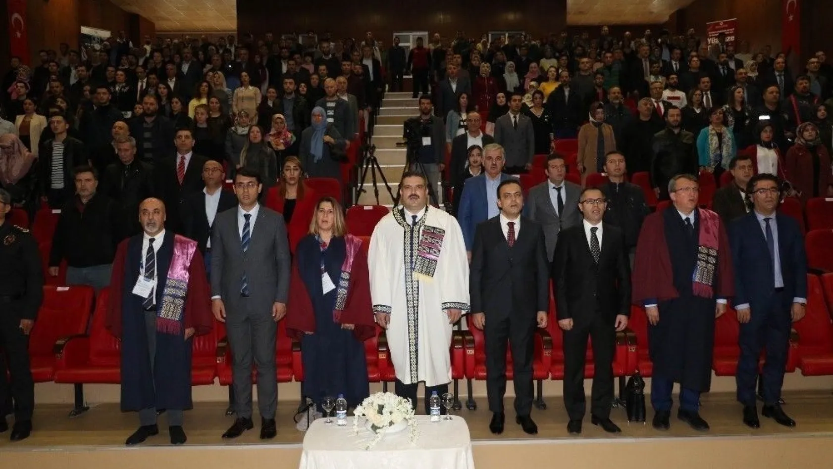 Eskişehir AÜ Rektörü Çomaklı, Diyarbakır'da Başarı belgesi takdim törenine katıldı
