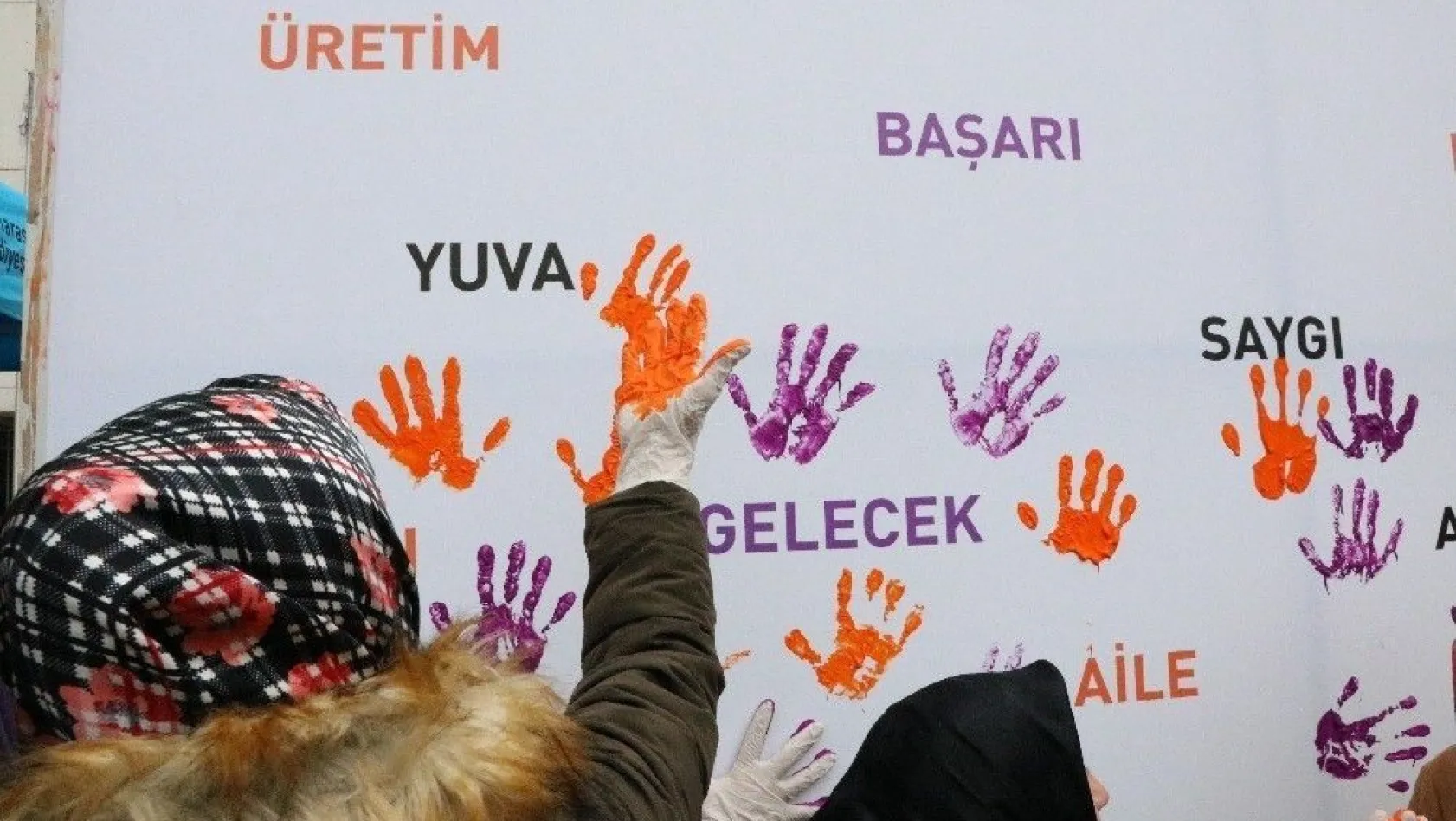 Kahramanmaraş'ta kadına şiddete hayır etkinliği
