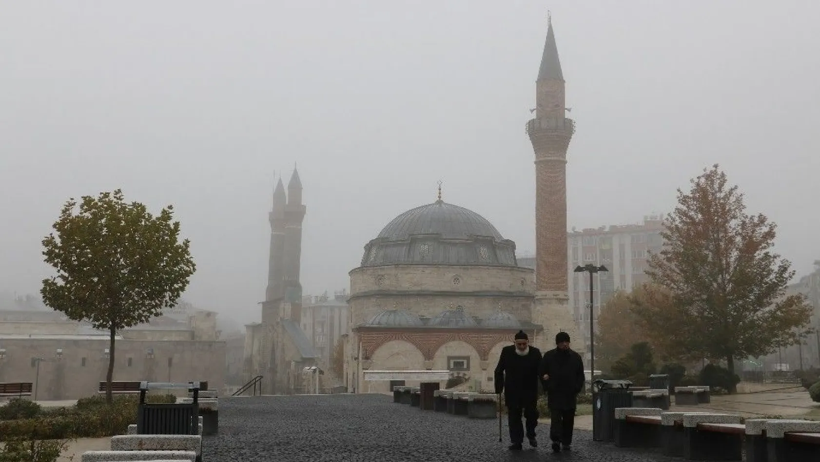 Sivas'ta sis etkili oldu
