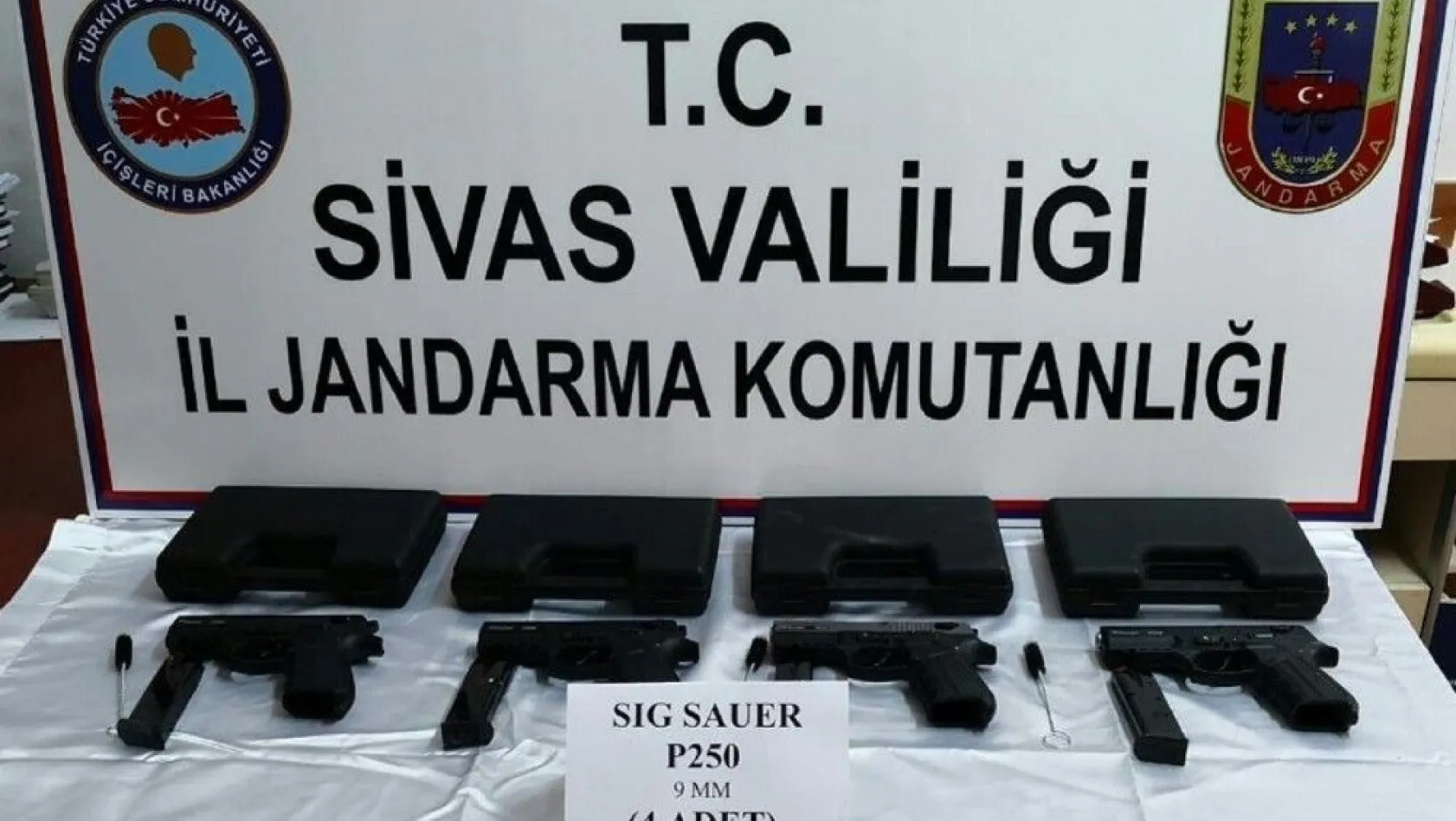Sivas'ta silah kaçakçılığı operasyonu
