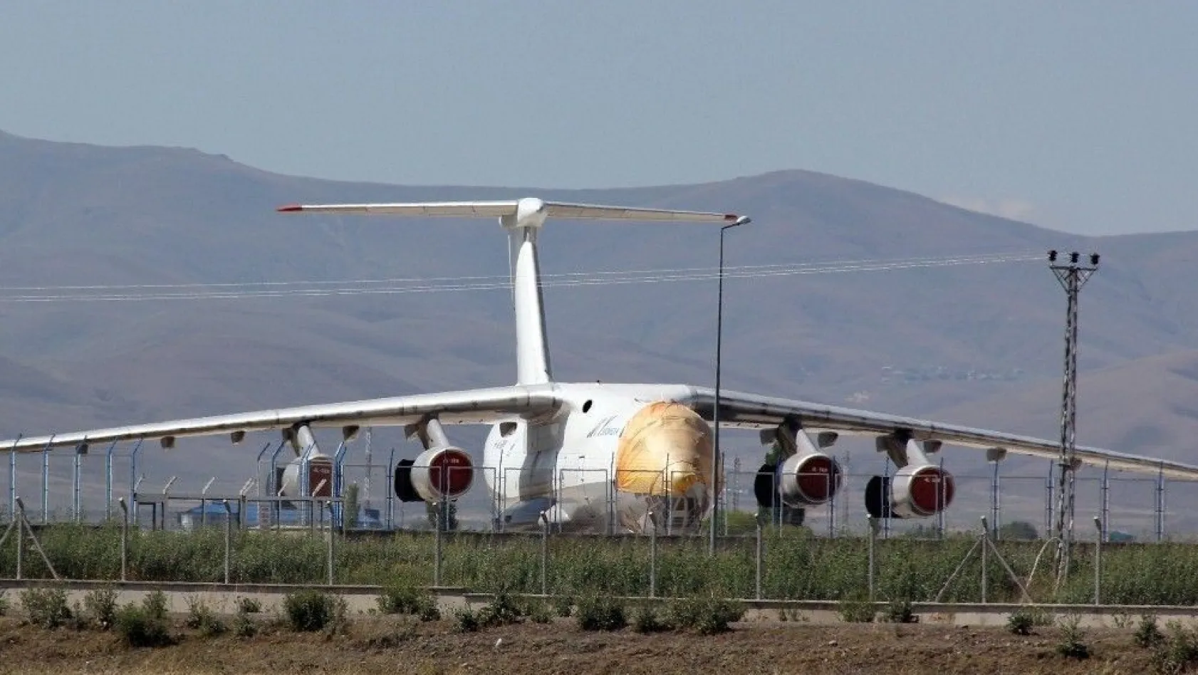 Erzurum Havalimanında müzelik uçak

