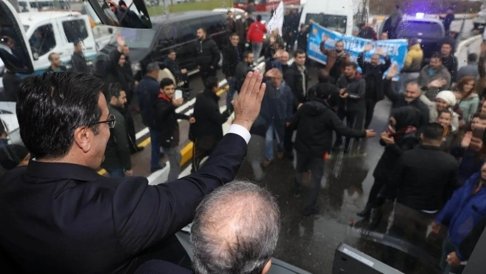 AK Parti'nin Diyarbakır Büyükşehir Belediye Başkan adayı Atilla'ya coşkulu karşılama
