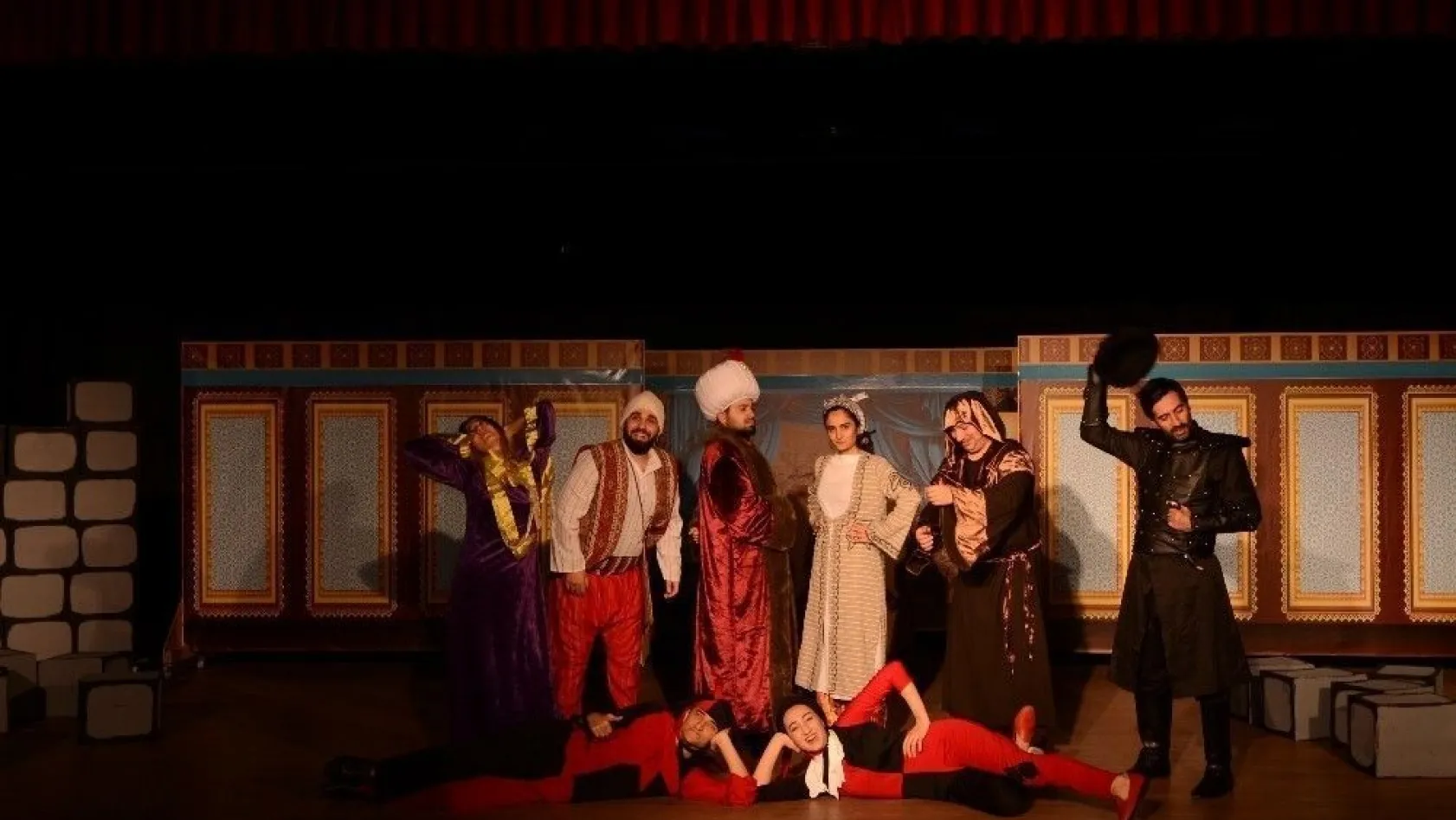Erzincan Belediyesi Şehir Tiyatrosu provalarını sürdürüyor
