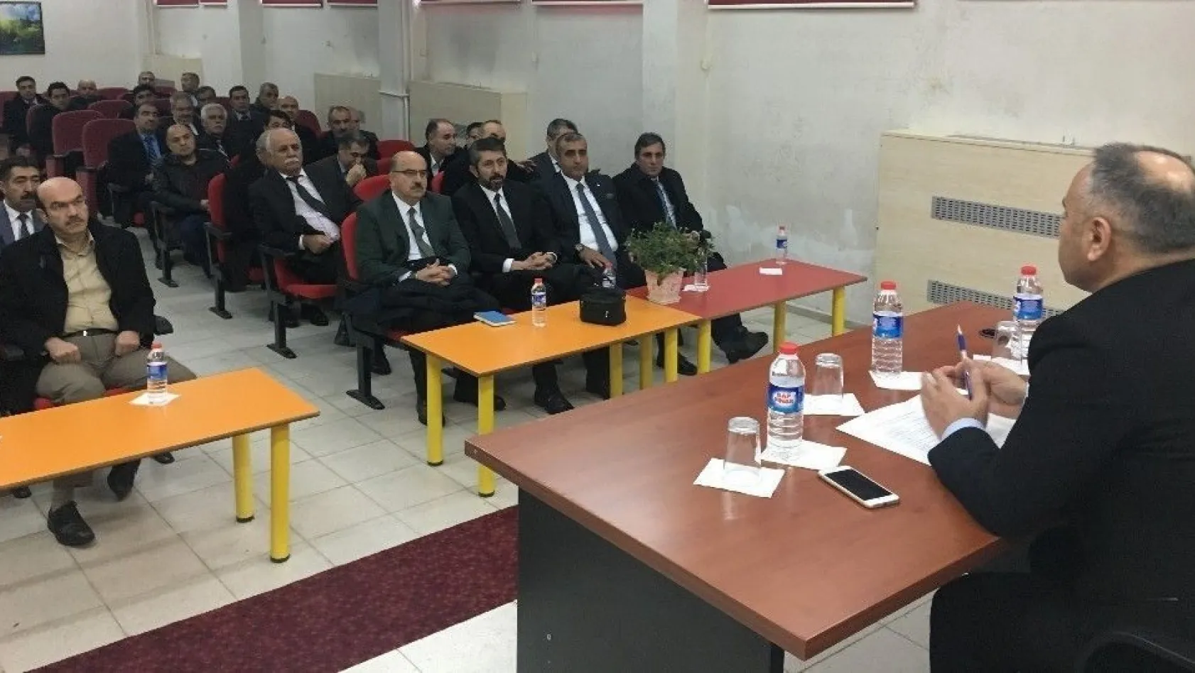 Elazığ'da ilkokul müdürleri ile değerlendirme toplantısı
