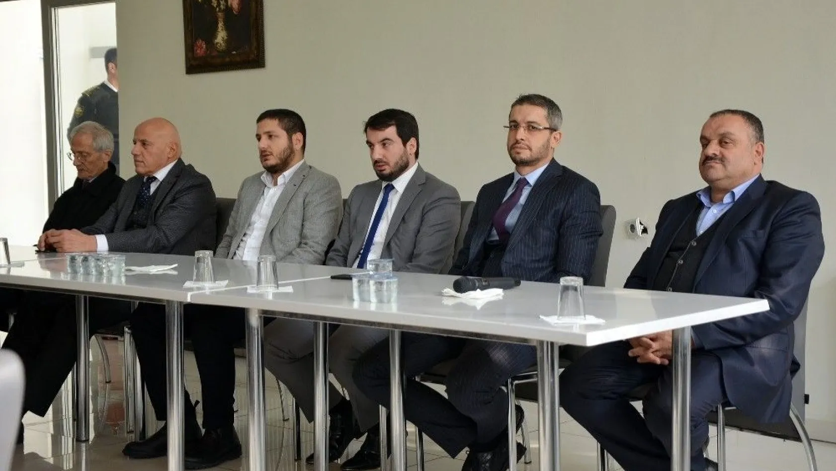 Ebubekir Tivnikli Diyarbakır'da taziyeleri kabul etti
