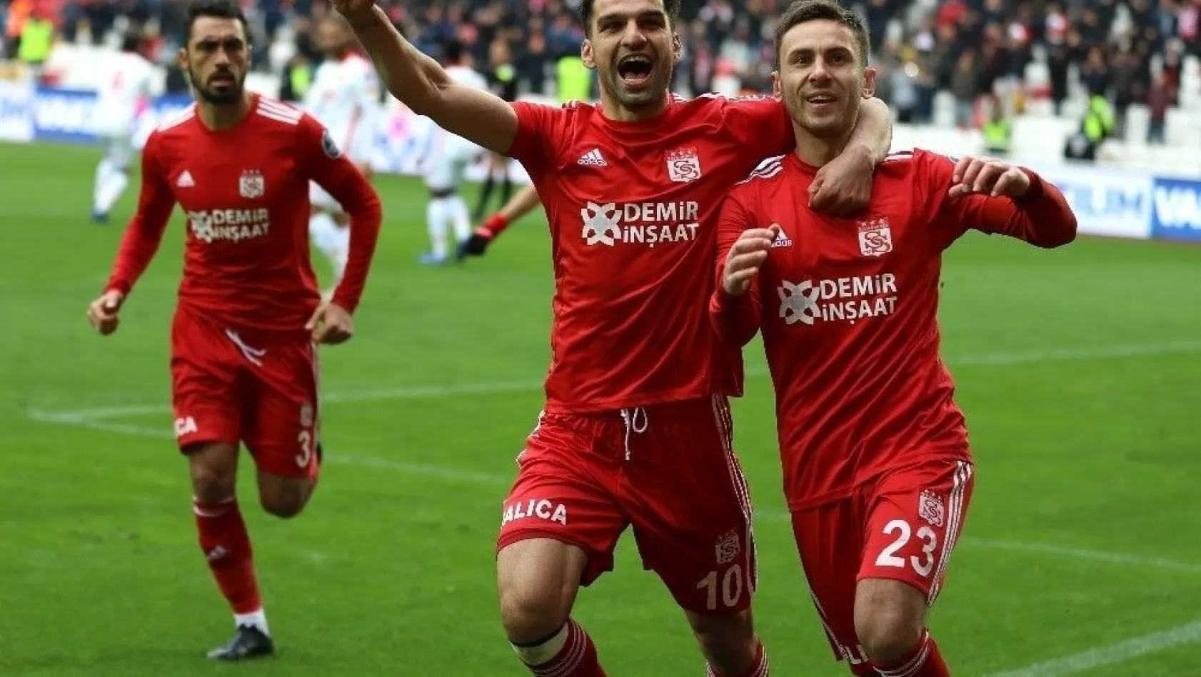 Spor Toto Süper Lig: DG Sivasspor: 2 - Göztepe: 0 (Maç sonucu)
