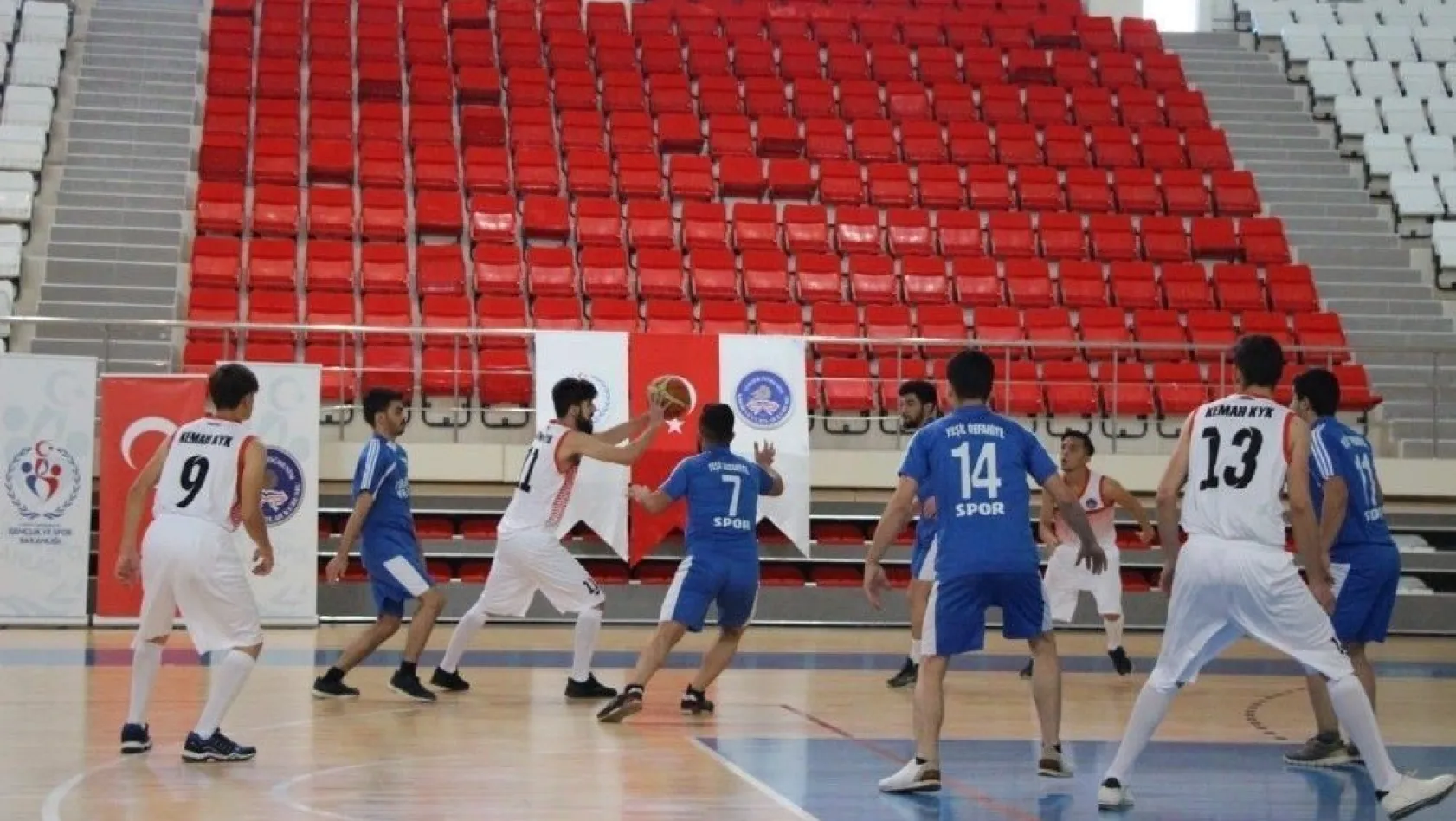 KYK'lı gençler basketbol turnuvasında mücadele etti
