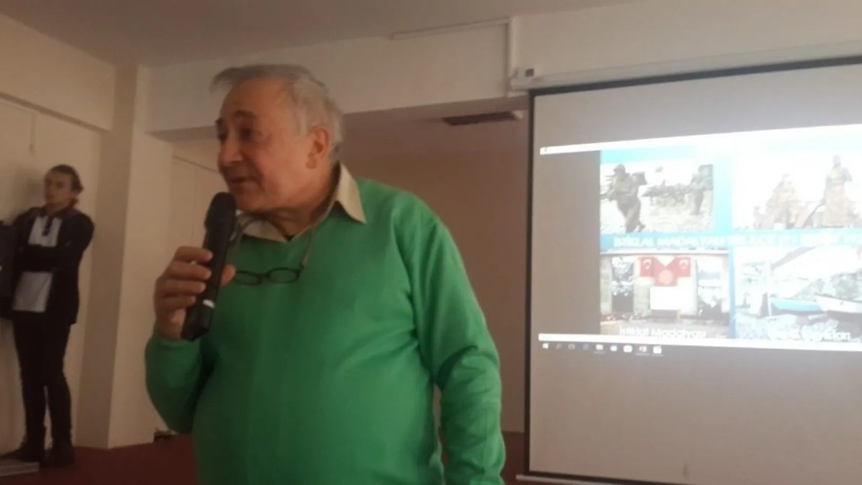Gezginci Yazar Prof. Dr. Orhan Kural Fen Lisesi'nde konferans verdi
