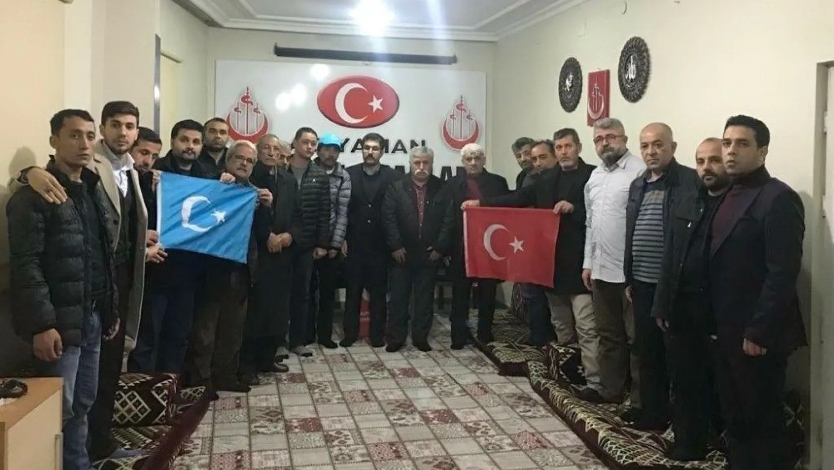 Alperen Ocakları Doğu Türkistan'ın Milli Meclis Üyelerini ağırladı
