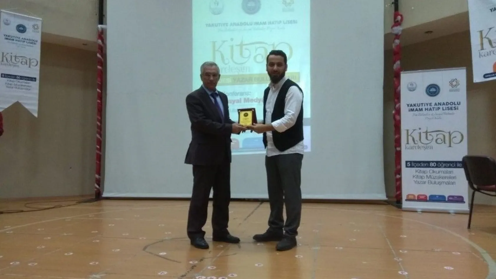 Yakutiye Anadolu İmam Hatip Lisesi'nden 'Kitap Kardeşim' projesi
