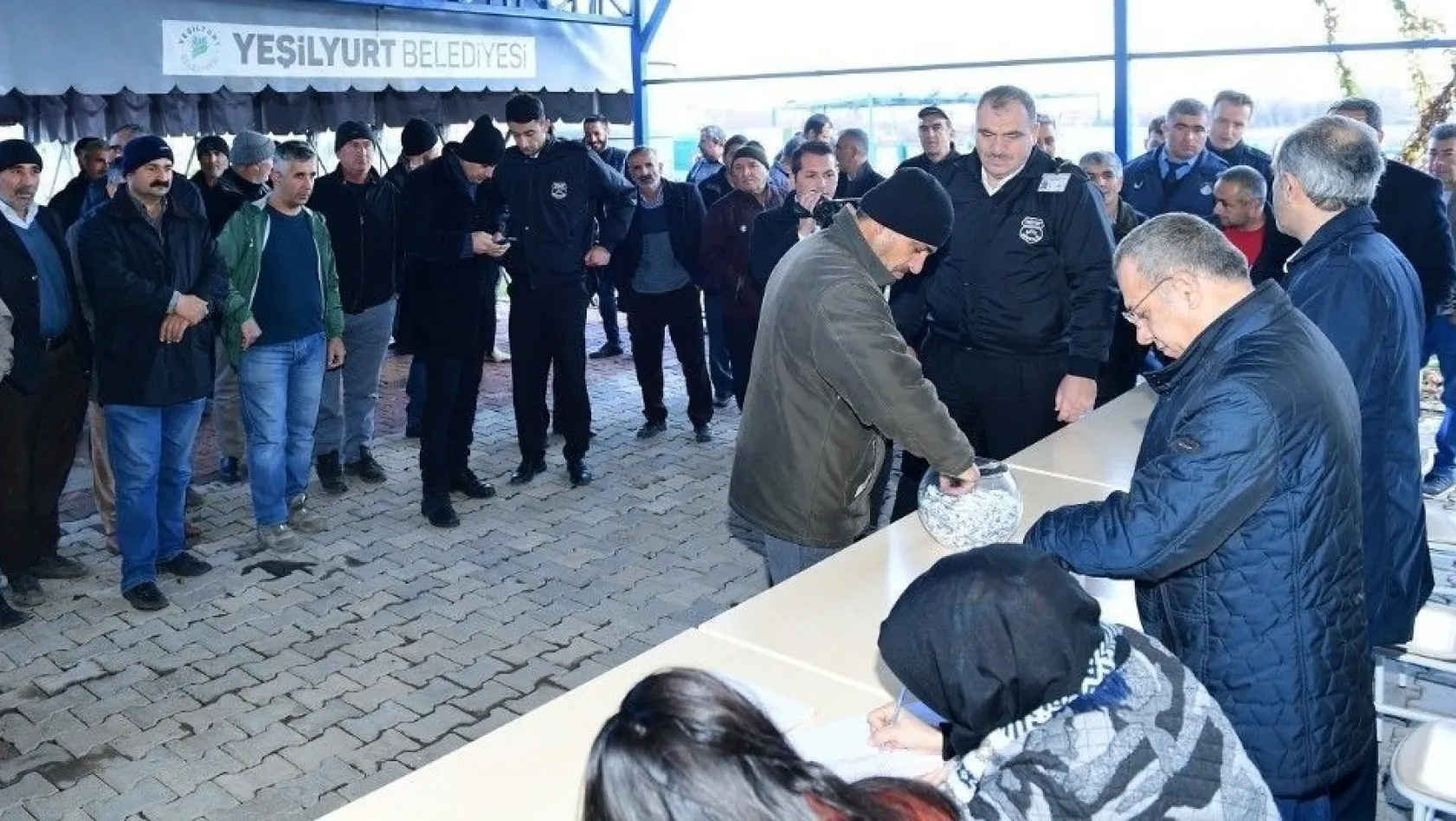 Yeşilyurt Belediyesi TYÇP kapsamında 100 personel alındı
