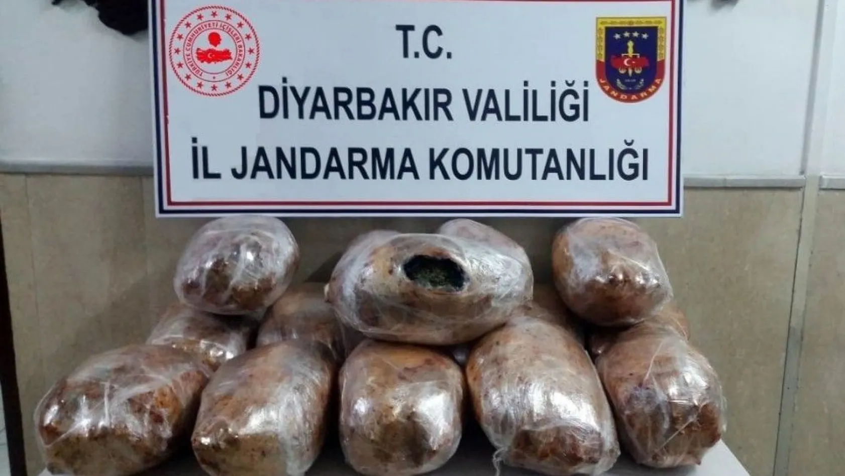 Diyarbakır'da 49 kilo esrar ele geçirildi
