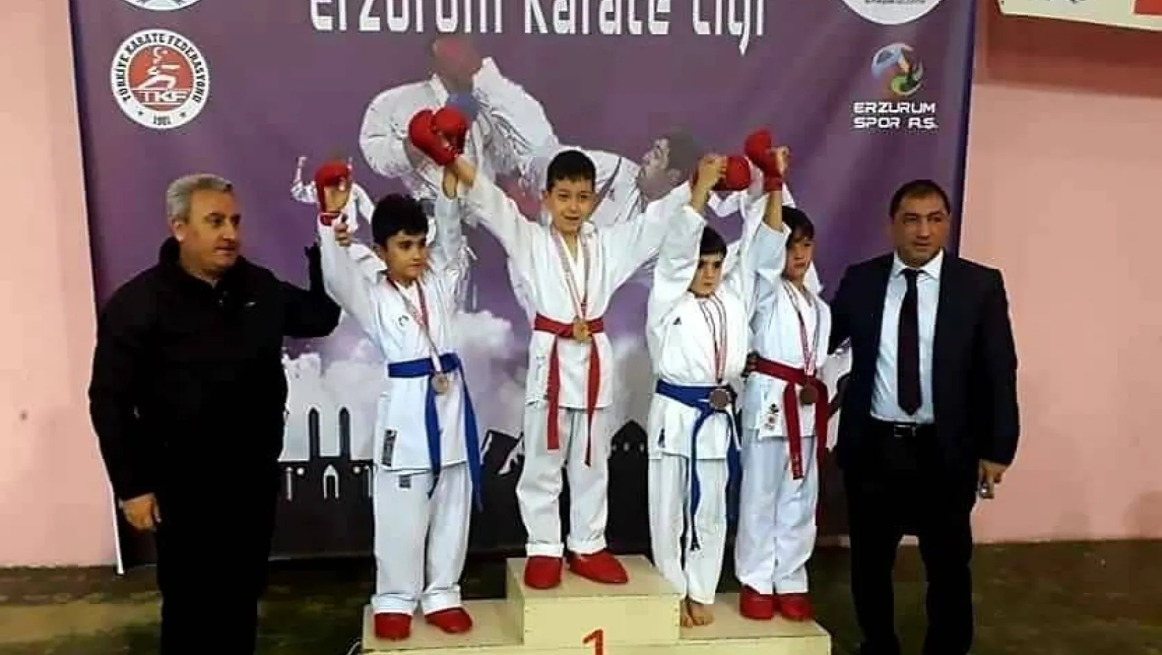 Erzurum'da karate rüzgarı
