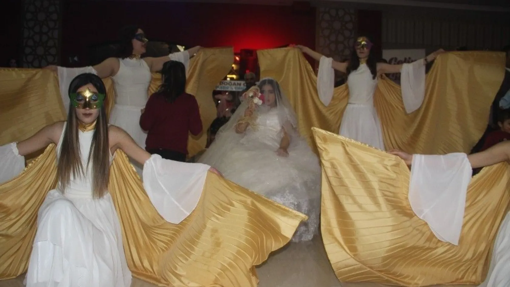 SP Hastası Rojda'nın 'Düğün Hayali' gerçek oldu