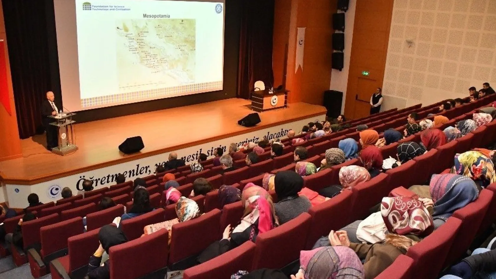 Adıyaman Üniversitesinde İslam Medeniyetinde Bilim ve Teknoloji konferansı

