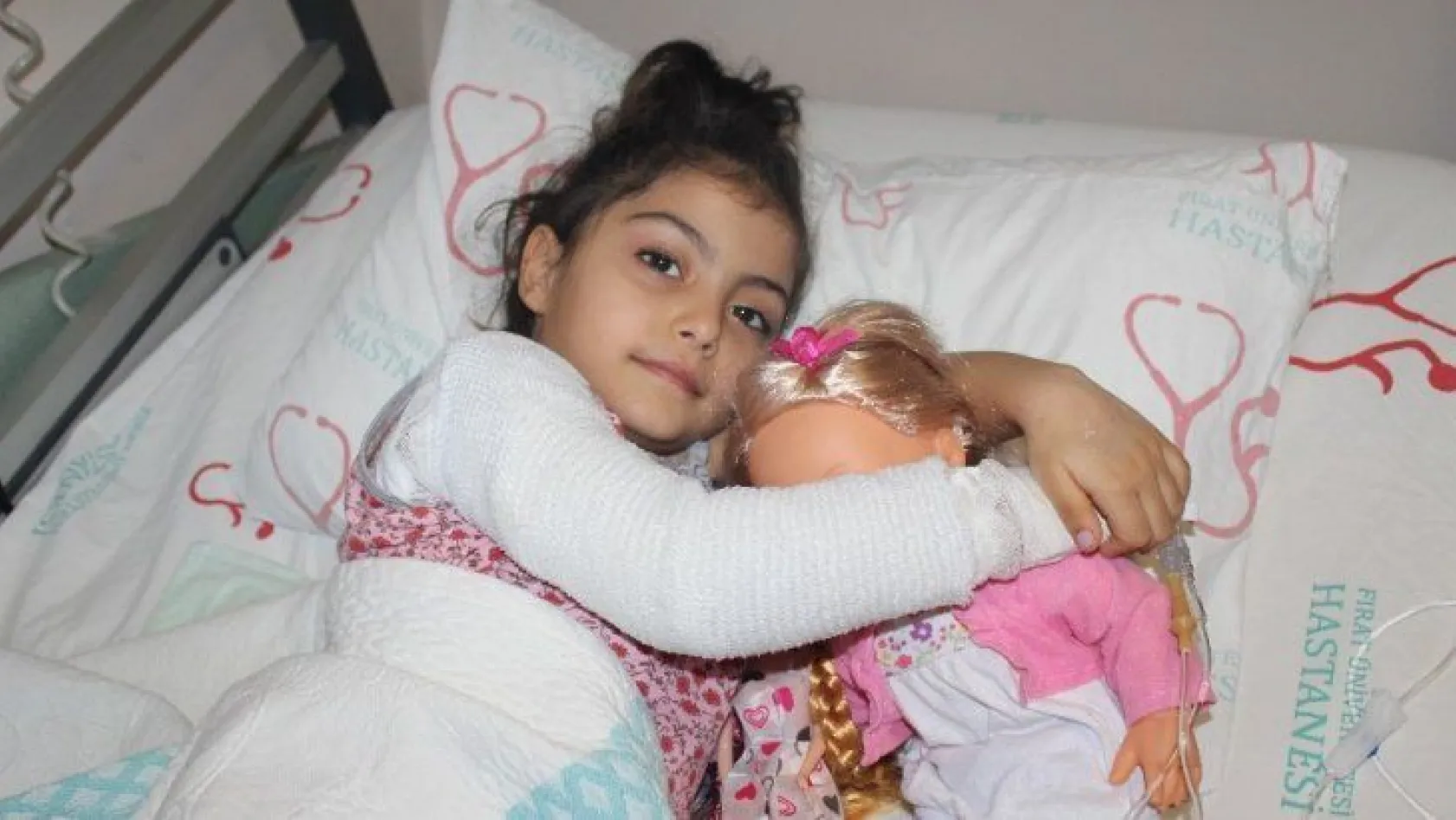 4 yaşındaki Hira Nur depremde sobayla devrilen sıcak su ile yandı