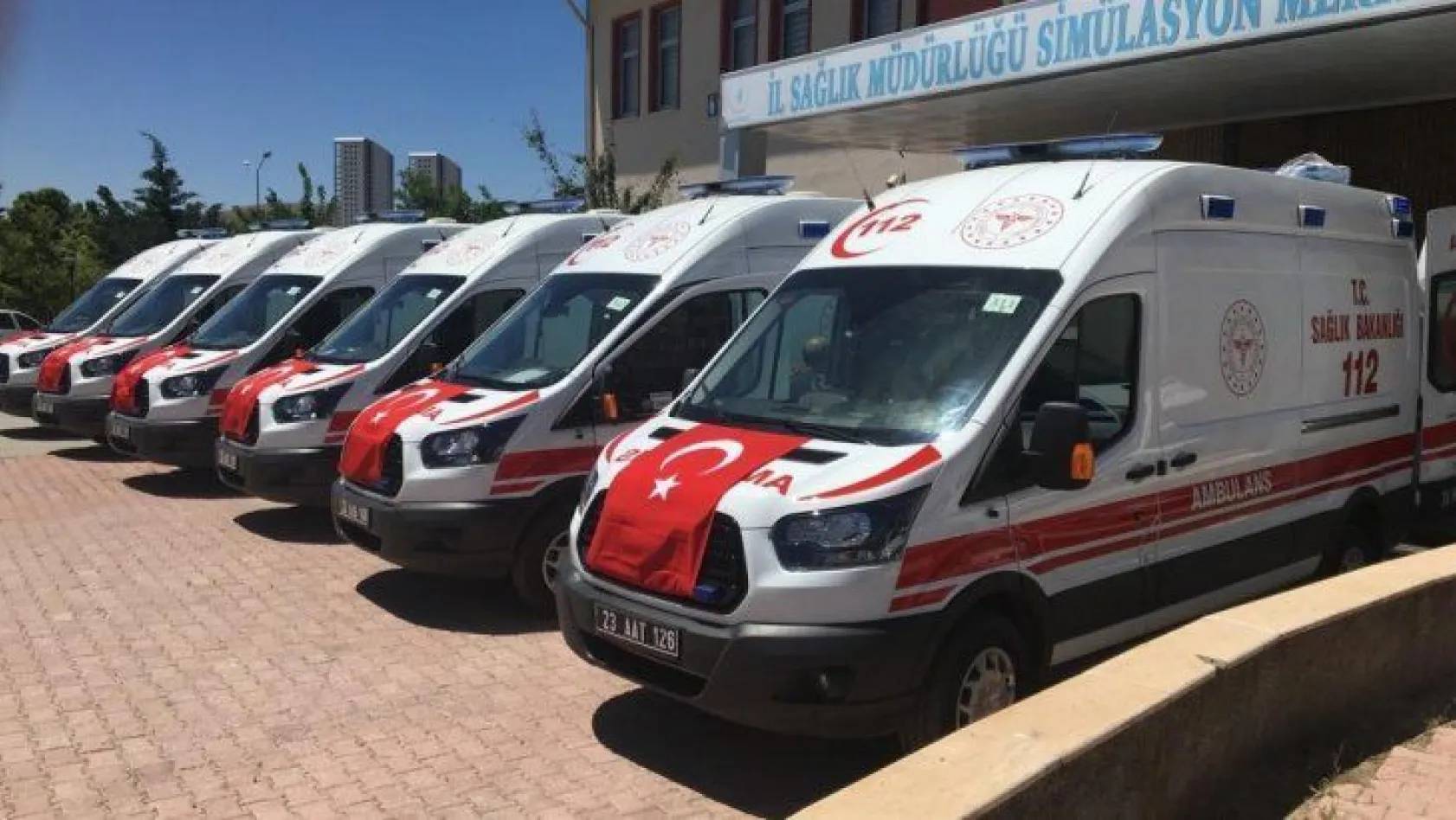 6 yeni ambulans hizmete girdi