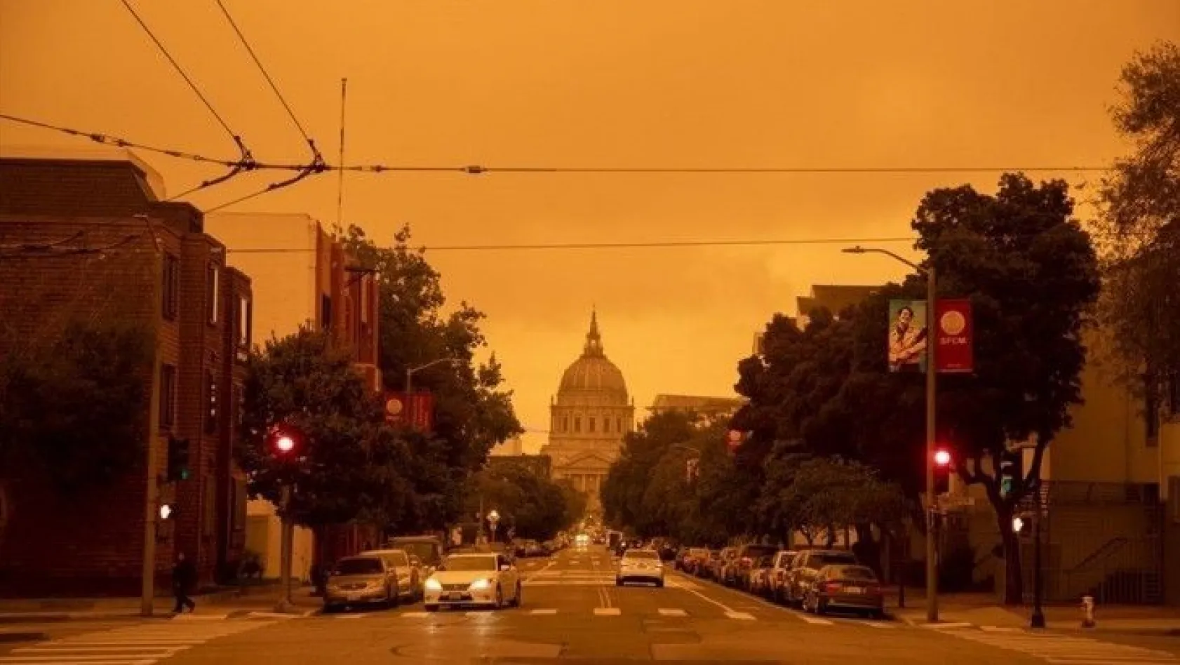 ABD'de yangınlar beş kasabayı yok etti (Gökyüzü turuncu renge boyandı)