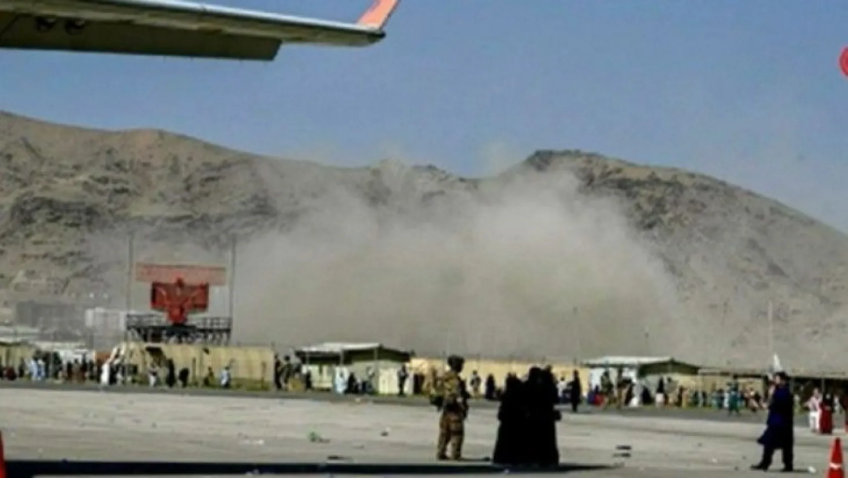 Afganistan'da Havaalanı yakınında patlama