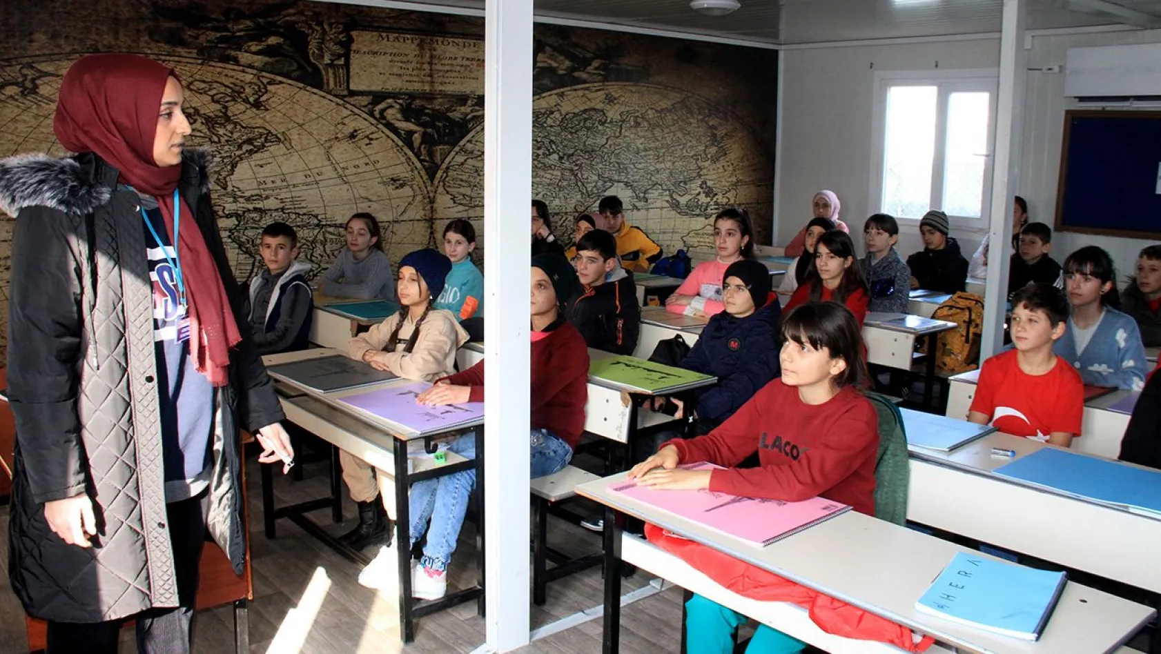 Ahıska Türkü öğrenciler, eğitimlerini sürdürüyor
